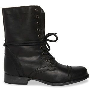 STEVE MADDEN - TROOPA BLACK LEATHER BOOTS Size: 8